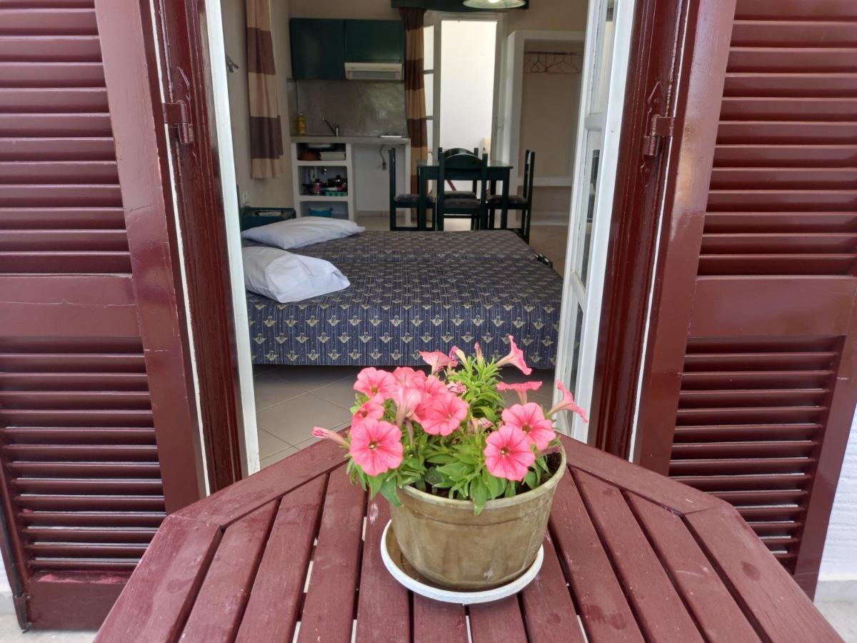 Joanna'S Rooms On The Beach ปลากา ภายนอก รูปภาพ